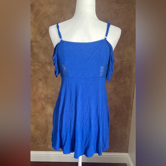VENUS | BLUE PEPLUM SHOULDER OFF TOP | SIZE MEDIUM - Picture 3 of 5